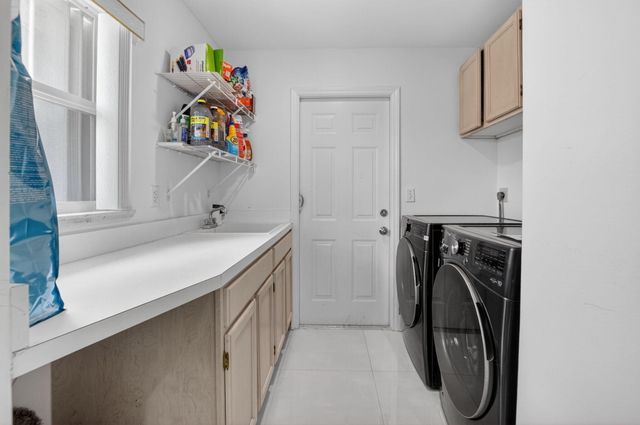 5501 Grande Palm Circle, Delray Beach, FL 33484