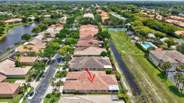 5501 Grande Palm Circle, Delray Beach, FL 33484
