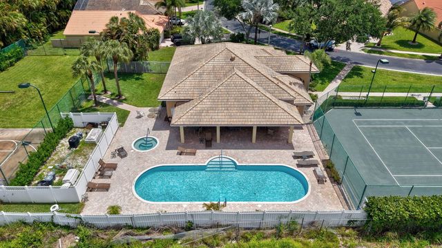 5501 Grande Palm Circle, Delray Beach, FL 33484