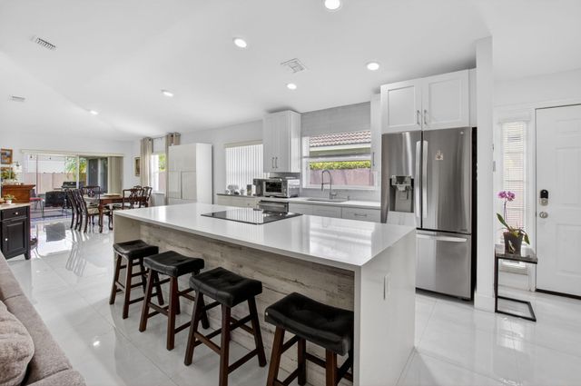 5501 Grande Palm Circle, Delray Beach, FL 33484