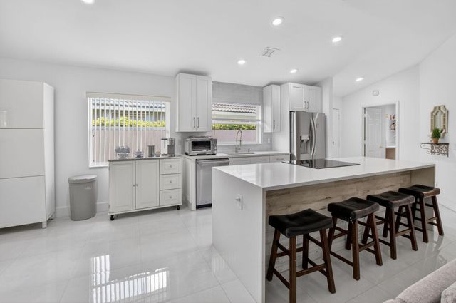 5501 Grande Palm Circle, Delray Beach, FL 33484