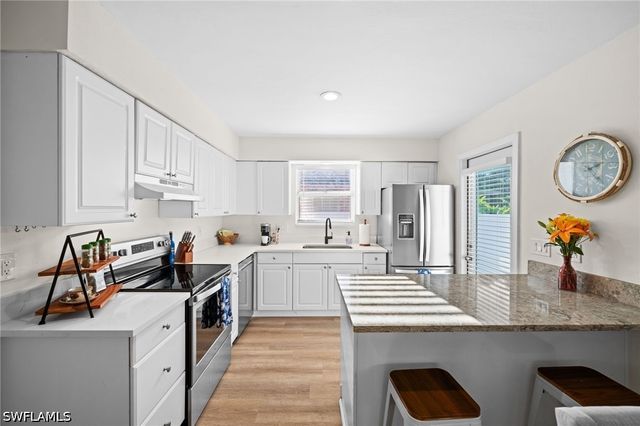 738 95th AVE N, Naples, FL 34108