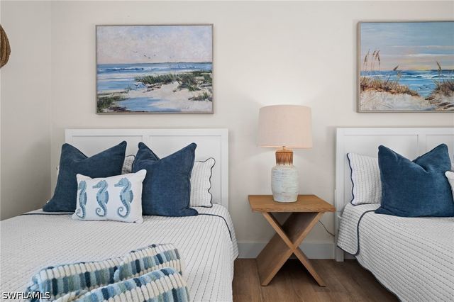 738 95th AVE N, Naples, FL 34108