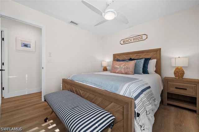 738 95th AVE N, Naples, FL 34108