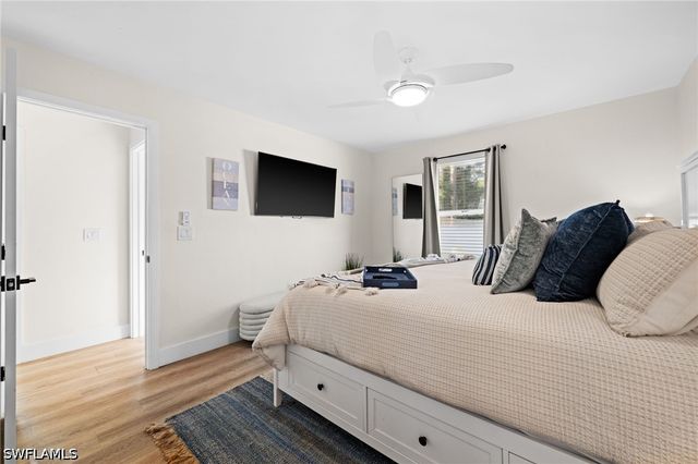 738 95th AVE N, Naples, FL 34108