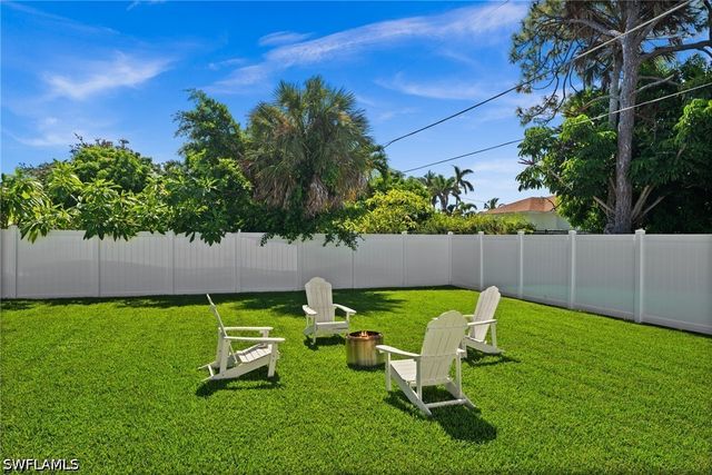 738 95th AVE N, Naples, FL 34108
