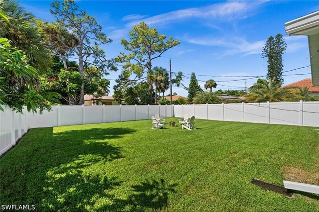 738 95th AVE N, Naples, FL 34108