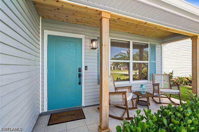 738 95th AVE N, Naples, FL 34108