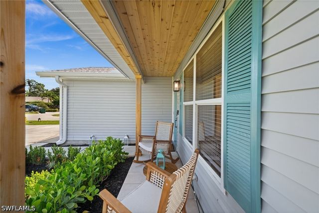 738 95th AVE N, Naples, FL 34108