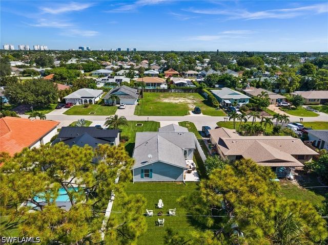 738 95th AVE N, Naples, FL 34108