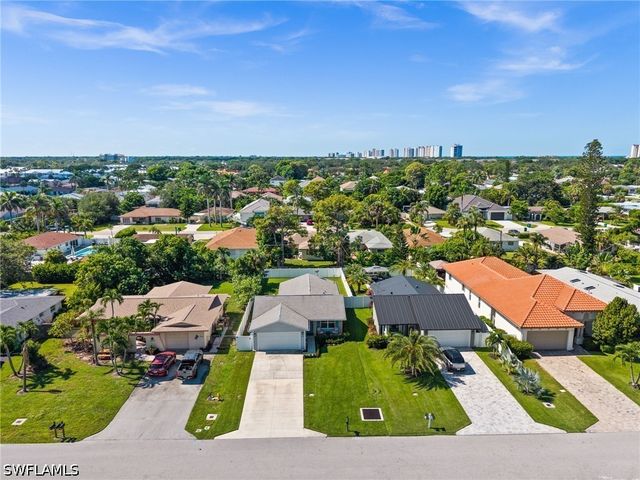 738 95th AVE N, Naples, FL 34108