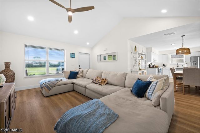 738 95th AVE N, Naples, FL 34108