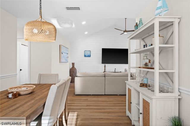 738 95th AVE N, Naples, FL 34108