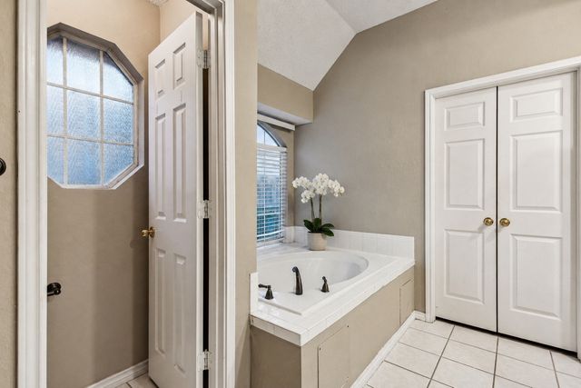 400 Moss Hill Road, Irving, TX 75063