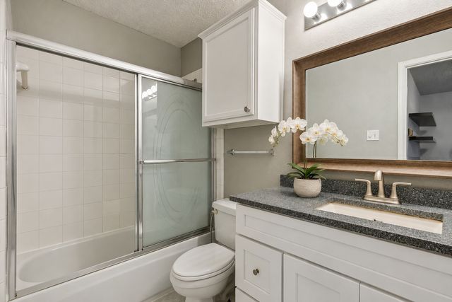 400 Moss Hill Road, Irving, TX 75063