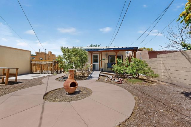 1210 Forrester Street NW, Albuquerque, NM 87104