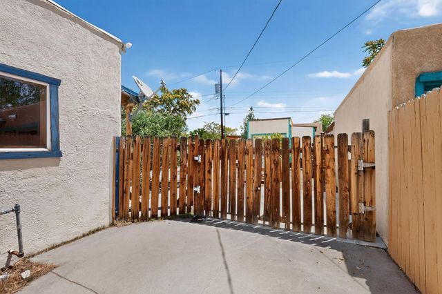 1210 Forrester Street NW, Albuquerque, NM 87104