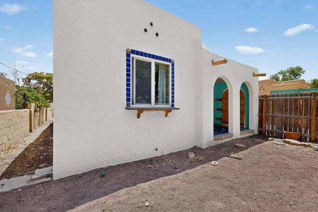 1210 Forrester Street NW, Albuquerque, NM 87104