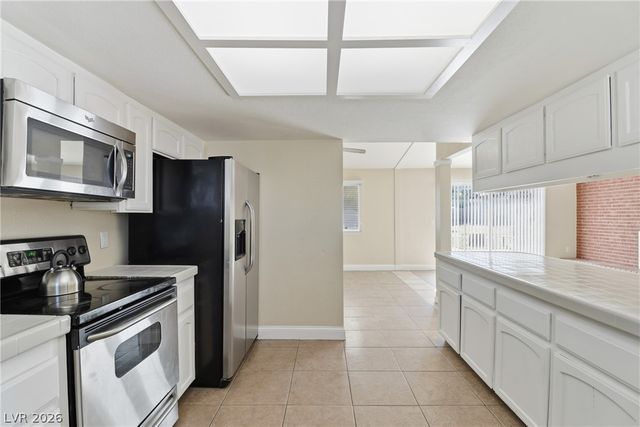 6825 West Oakey Boulevard, Las Vegas, NV 89146
