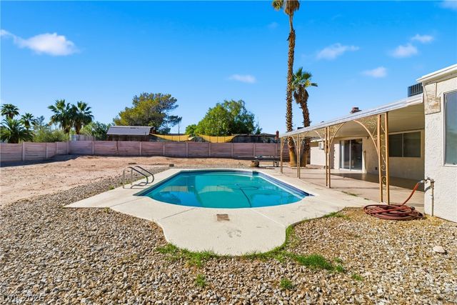 6825 West Oakey Boulevard, Las Vegas, NV 89146