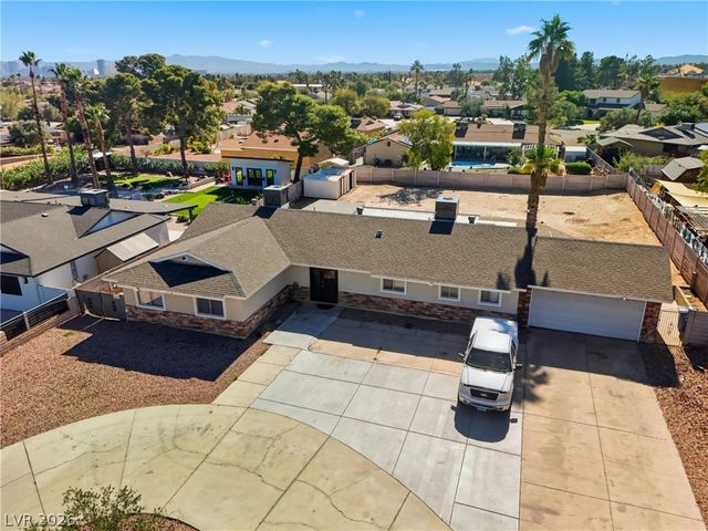 6825 West Oakey Boulevard, Las Vegas, NV 89146