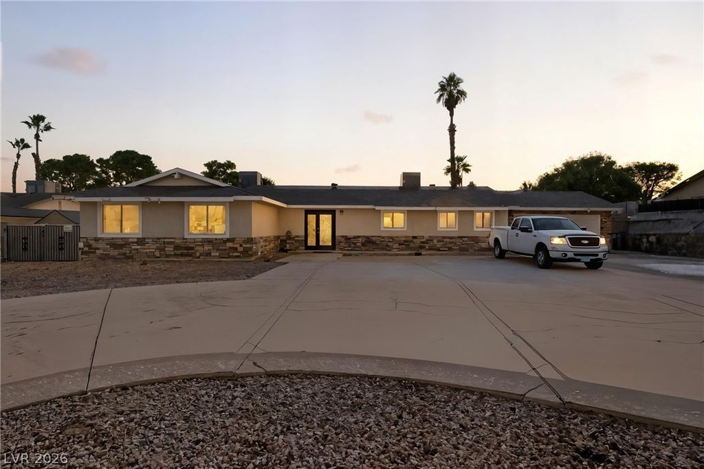 6825 West Oakey Boulevard, Las Vegas, NV 89146 — photo 4