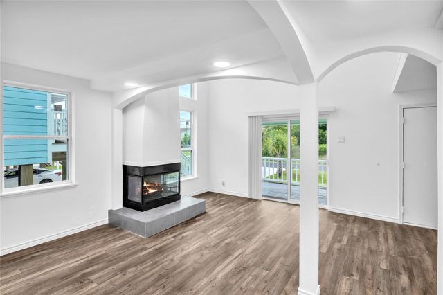 1031 15th Street, Dickinson, TX 77539