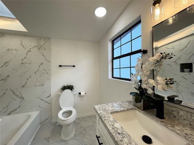 1031 15th Street, Dickinson, TX 77539