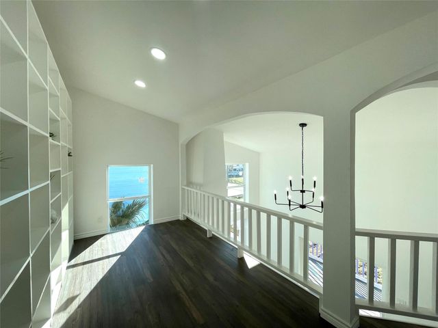 1031 15th Street, Dickinson, TX 77539