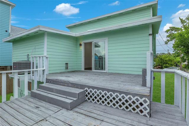 1031 15th Street, Dickinson, TX 77539