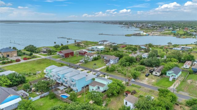 1031 15th Street, Dickinson, TX 77539