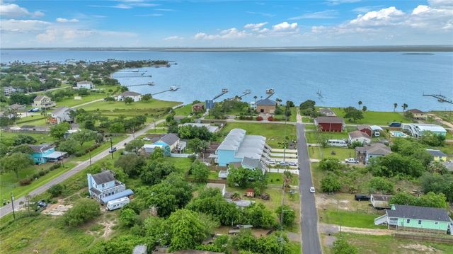 1031 15th Street, Dickinson, TX 77539