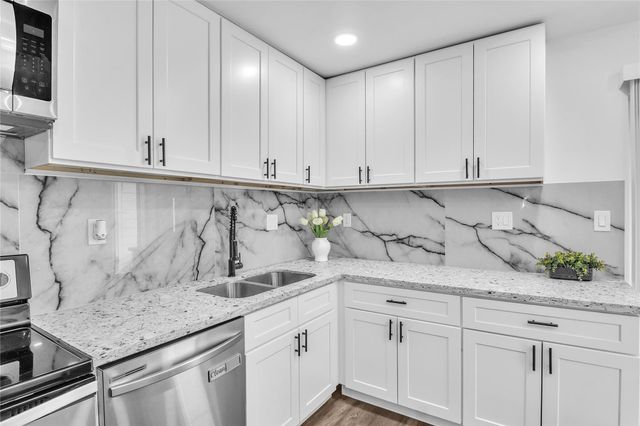 1031 15th Street, Dickinson, TX 77539