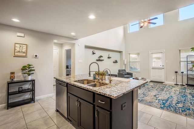 719 Autumn Flats Way, Rosharon, TX 77583