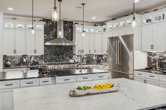 2 Charterwood, San Antonio, TX 78248