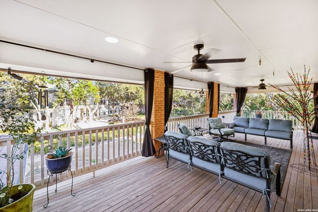 2 Charterwood, San Antonio, TX 78248