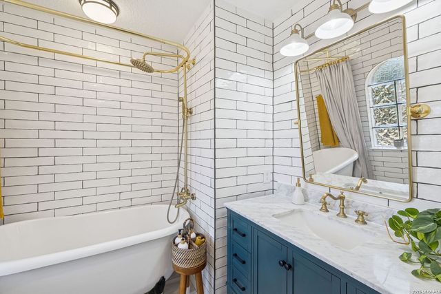 2 Charterwood, San Antonio, TX 78248