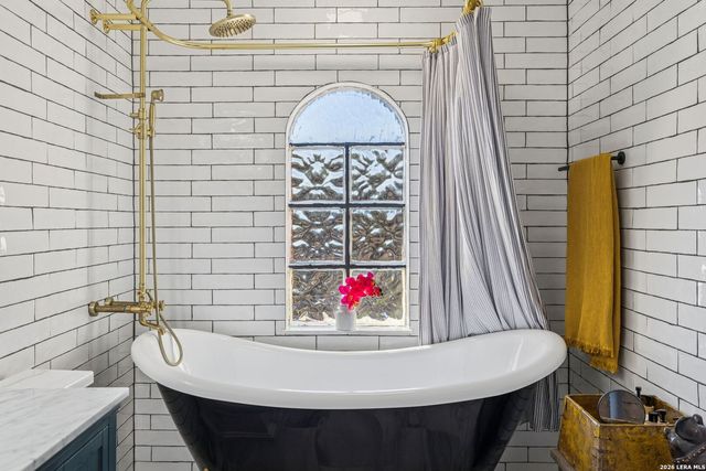 2 Charterwood, San Antonio, TX 78248