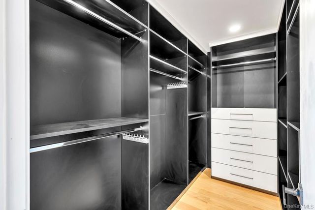 26 Fieldstone Drive, Syosset, NY 11791