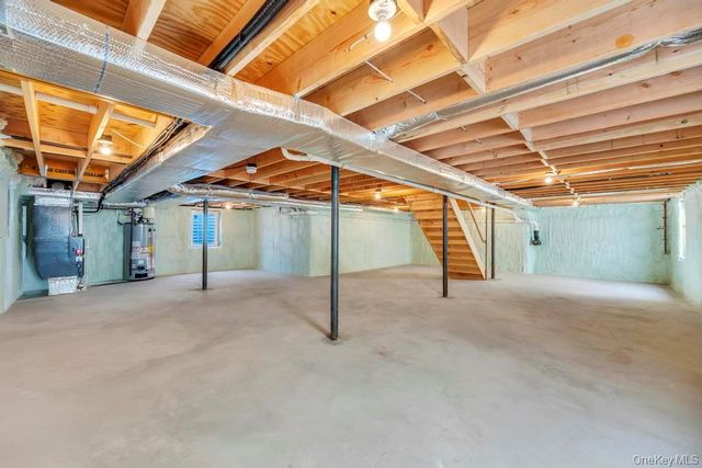 26 Fieldstone Drive, Syosset, NY 11791