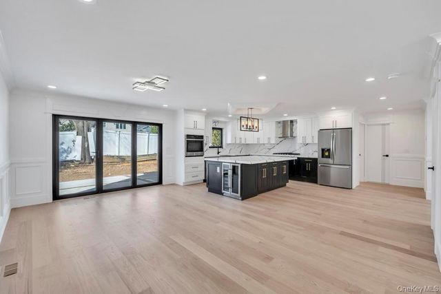 26 Fieldstone Drive, Syosset, NY 11791