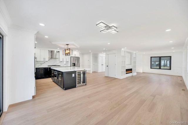 26 Fieldstone Drive, Syosset, NY 11791