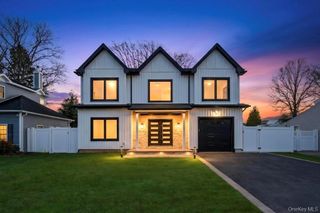 26 Fieldstone Drive, Syosset, NY 11791