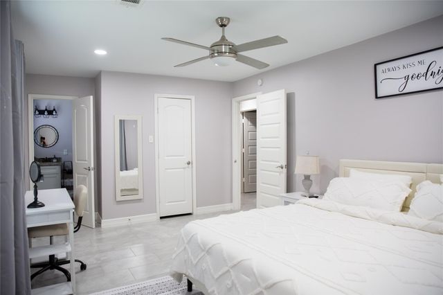 12218 Hillcroft Street, Houston, TX 77035