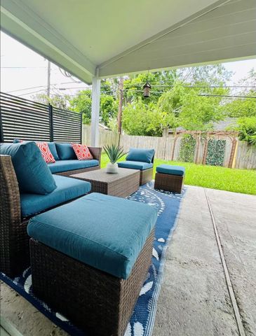 12218 Hillcroft Street, Houston, TX 77035