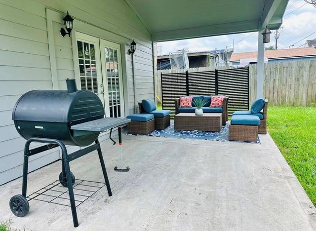 12218 Hillcroft Street, Houston, TX 77035