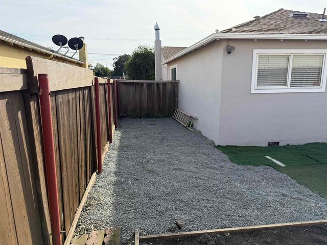 391 Anza Way, San Leandro, CA 94578