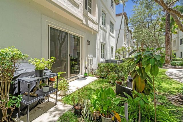 12430 SW 50th St 109, Miramar, FL 33027