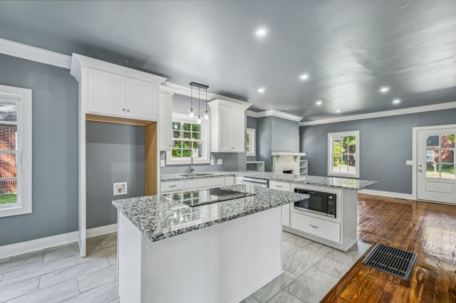 301 Kingwood Dr, Murfreesboro, TN 37129