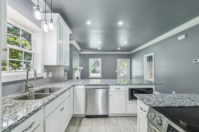 301 Kingwood Dr, Murfreesboro, TN 37129